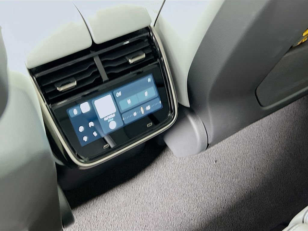 Used 2023 Rivian R1S Adventure image 24