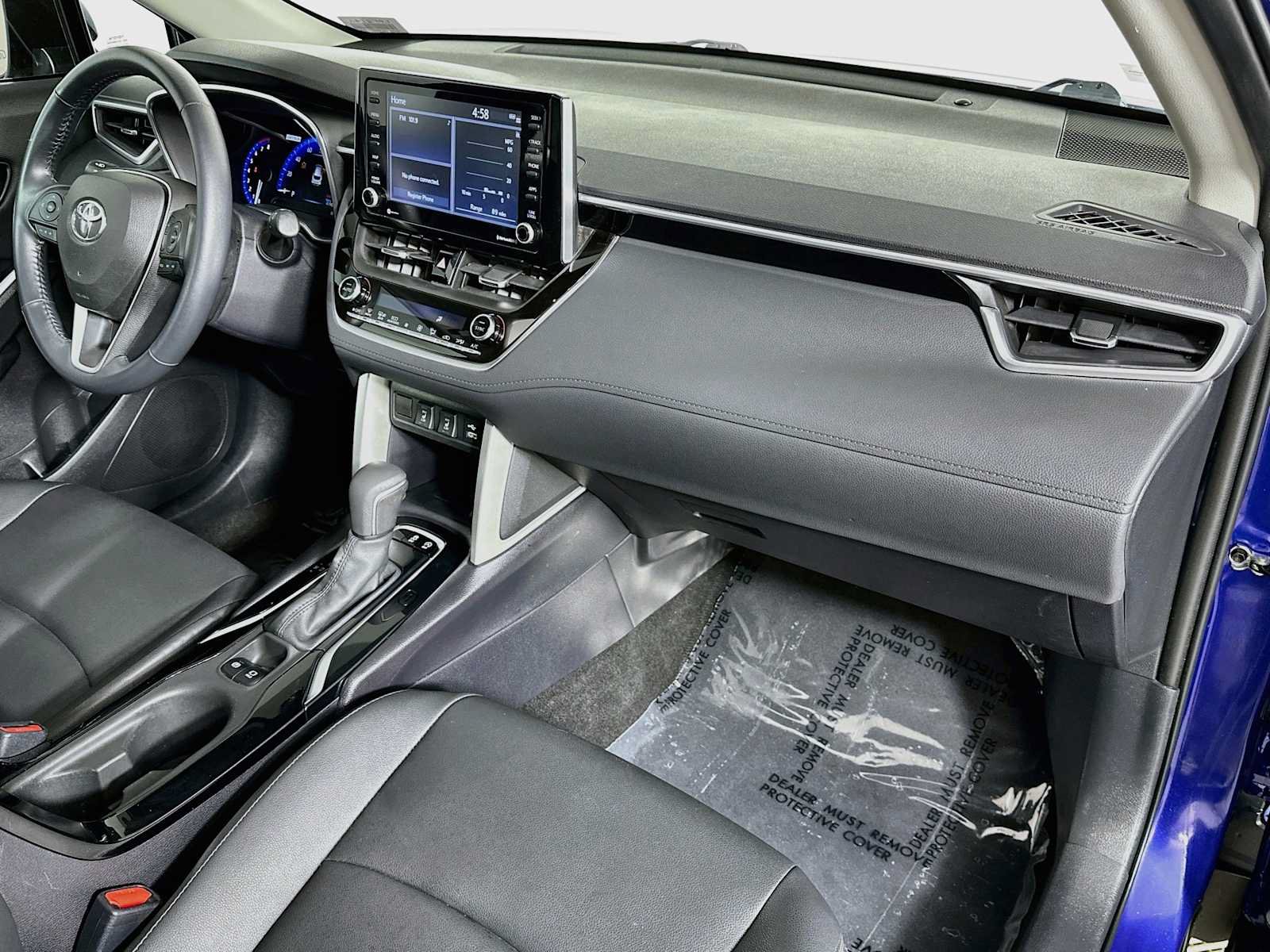 Used 2022 Toyota Corolla Cross XLE w/ Convenience Package FWD image 27