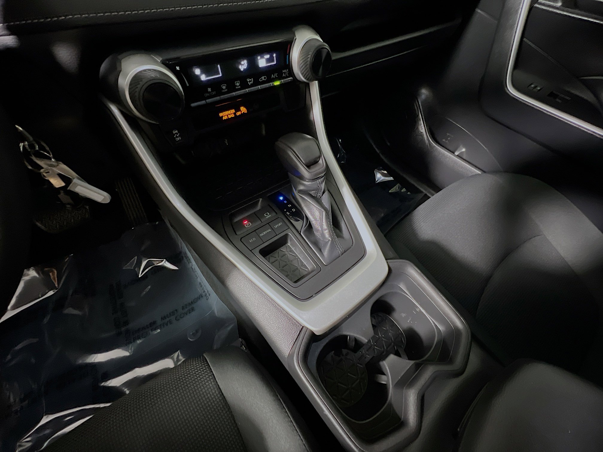 Used 2021 Toyota RAV4 LE image 25