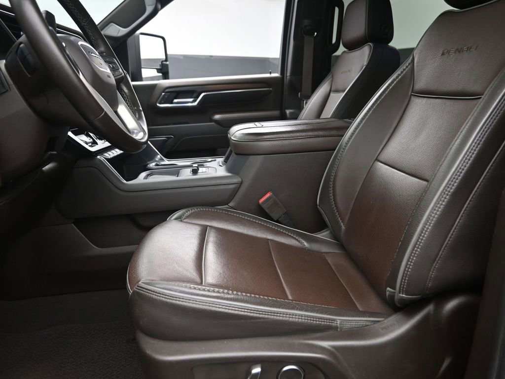 Used 2024 GMC Sierra 2500 Denali w/ Denali Reserve Package image 13