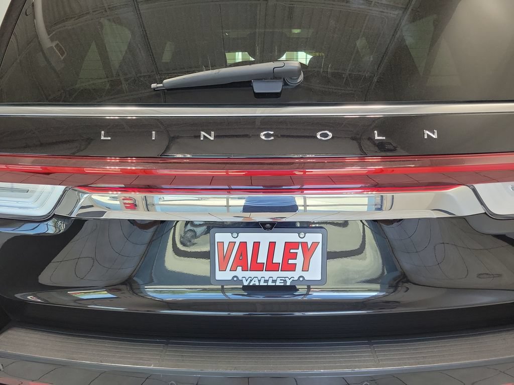 Used 2024 Lincoln Navigator L Reserve AWD/4WD image 13