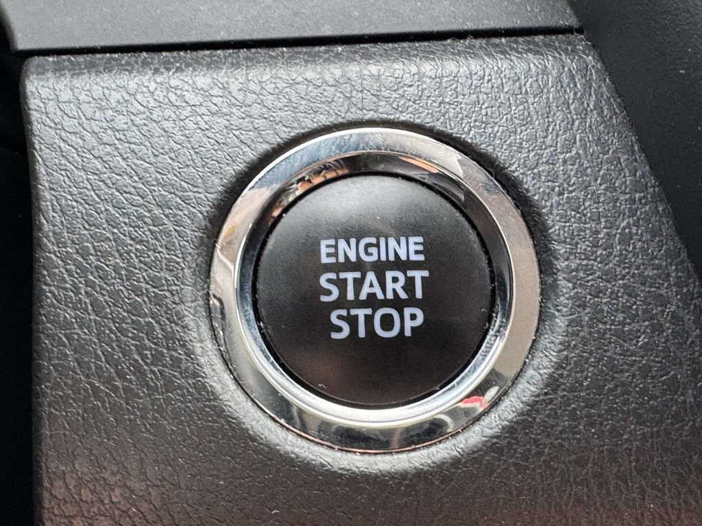 Used 2024 Toyota Camry XSE FWD image 9