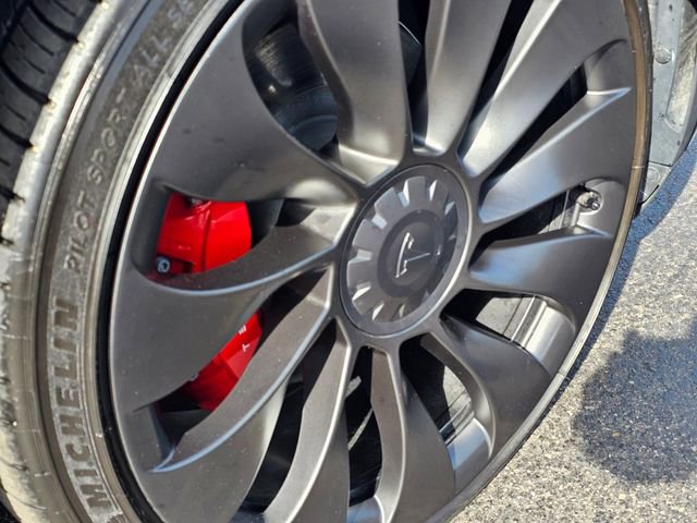 Used 2024 Tesla Model Y Performance image 6