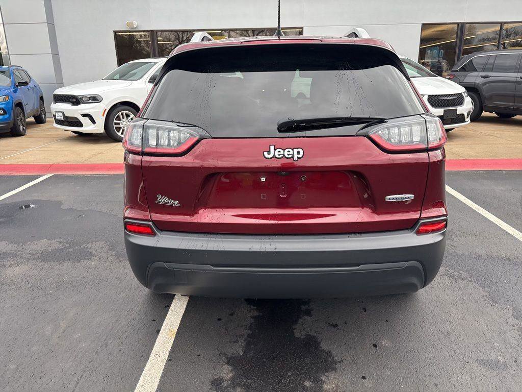 Used 2019 Jeep Cherokee Latitude w/ Cold Weather Group FWD image 8
