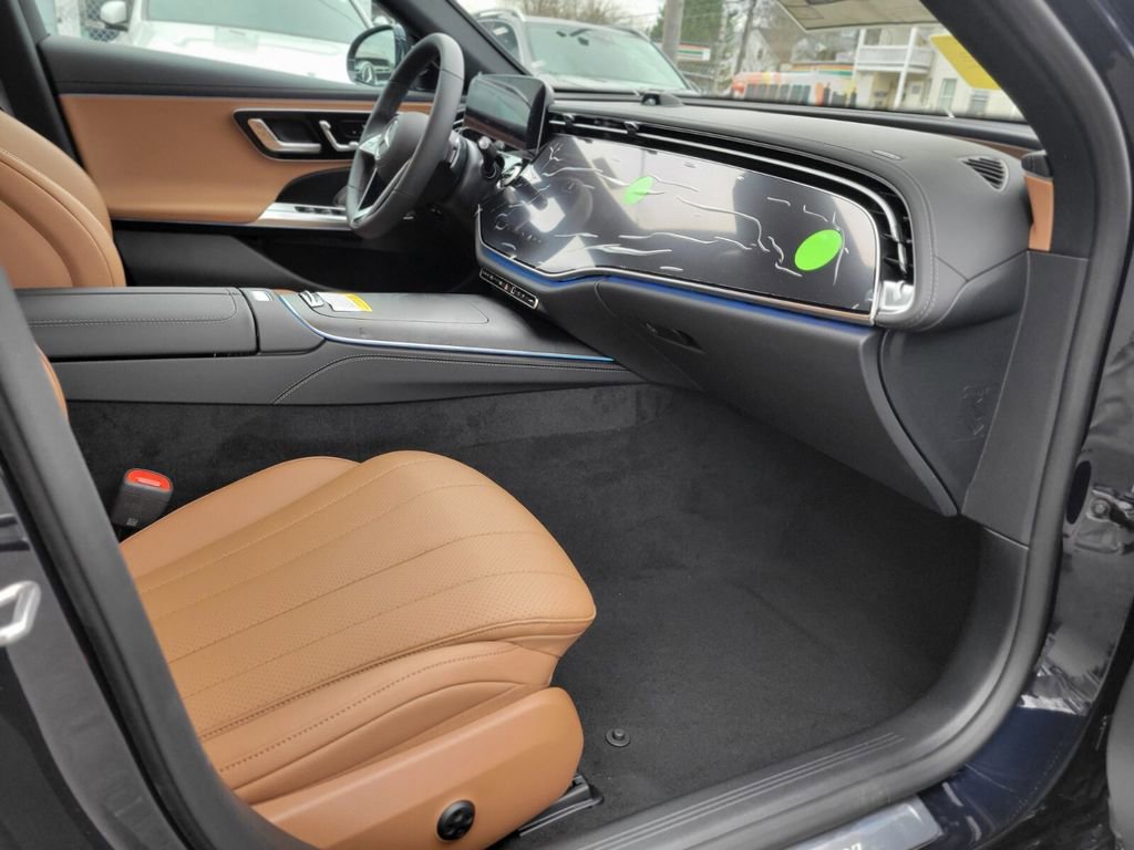 New 2026 Mercedes-Benz E 350 4MATIC Sedan image 9