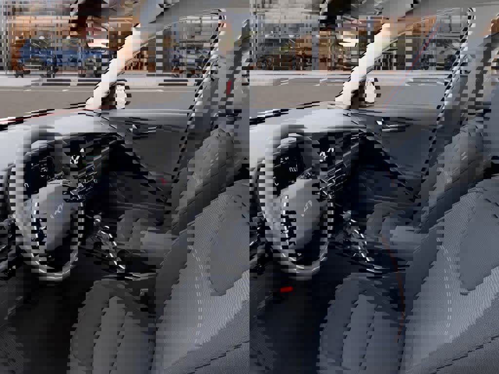 New 2026 Kia Niro LX image 15