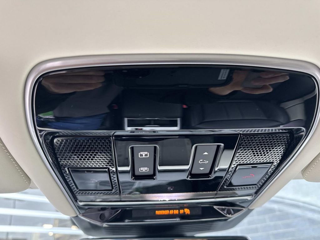 Certified 2024 Land Rover Range Rover Long Wheelbase Autobiography image 23