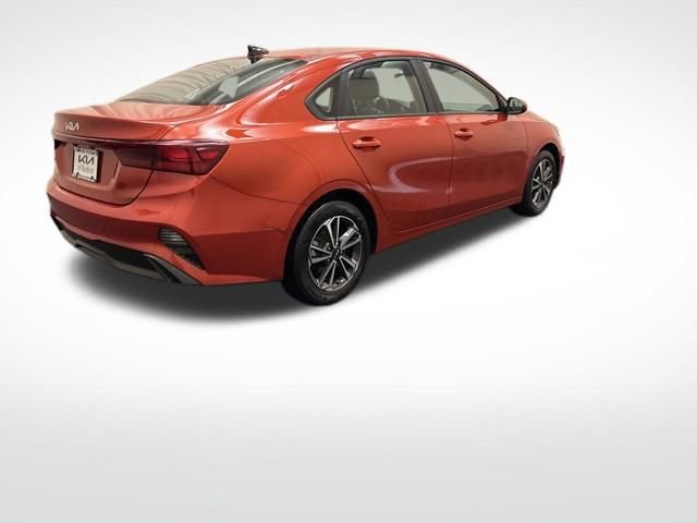 Certified 2024 Kia Forte LXS FWD image 5