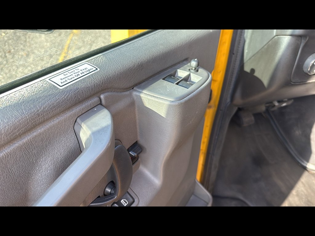 Used 2021 GMC Savana 3500 Extended w/ Power Convenience Package RWD image 7