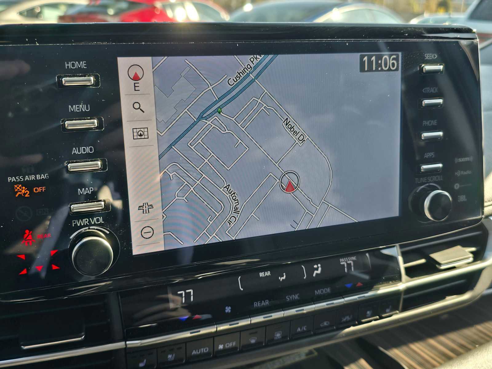 Used 2023 Toyota Sienna Limited image 31