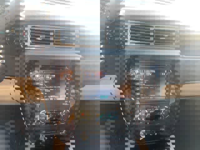 Used 2013 GMC Yukon XL Denali image 3