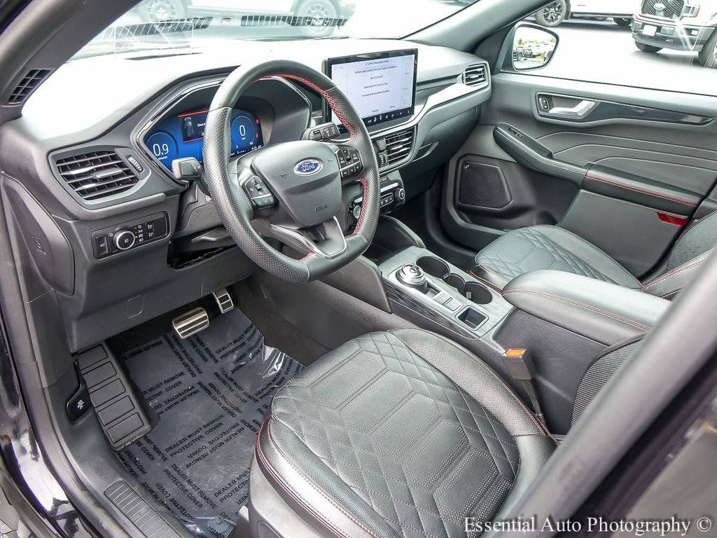 Used 2023 Ford Escape ST-Line Elite w/ Premium Technology Package AWD/4WD image 10