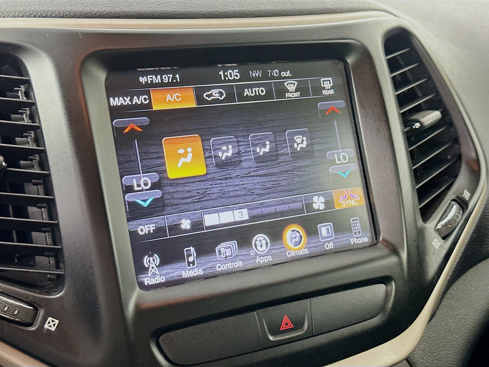 Used 2017 Jeep Cherokee 75th Anniversary AWD/4WD image 13