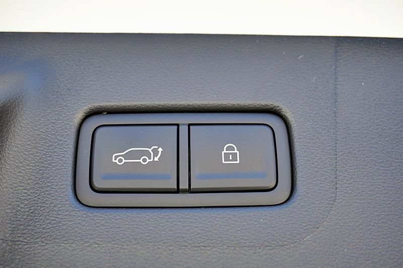 New 2025 Hyundai Santa Fe Limited AWD/4WD image 17