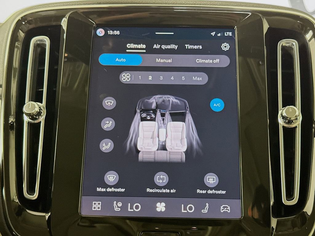 Certified 2026 Volvo XC40 B5 Ultra w/ Climate Package image 16