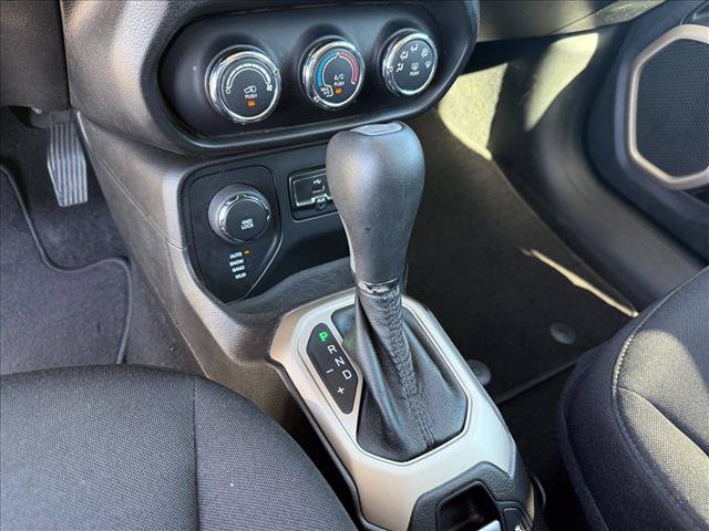 Used 2017 Jeep Renegade Sport w/ Power & Air Group AWD/4WD image 16