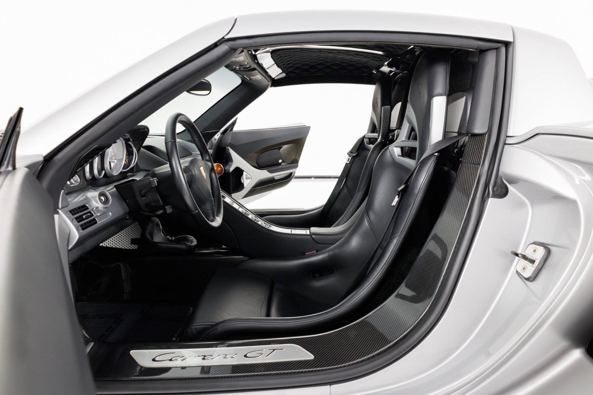 Used 2004 Porsche Carrera GT RWD image 16