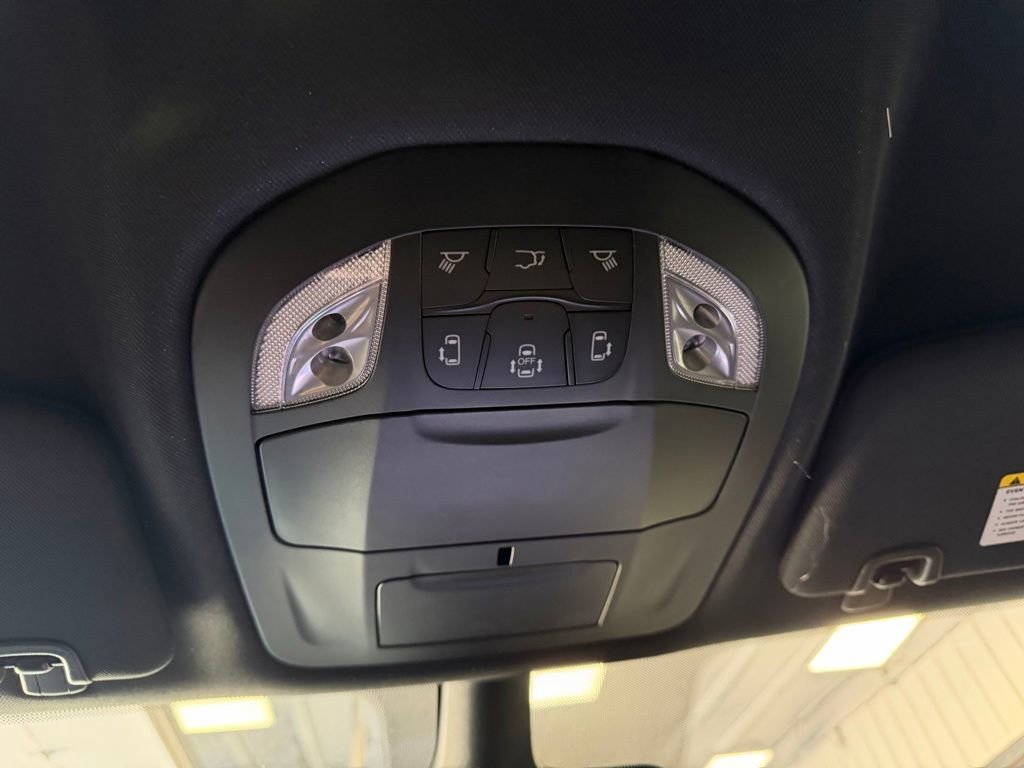 New 2026 Chrysler Pacifica Select AWD/4WD image 20