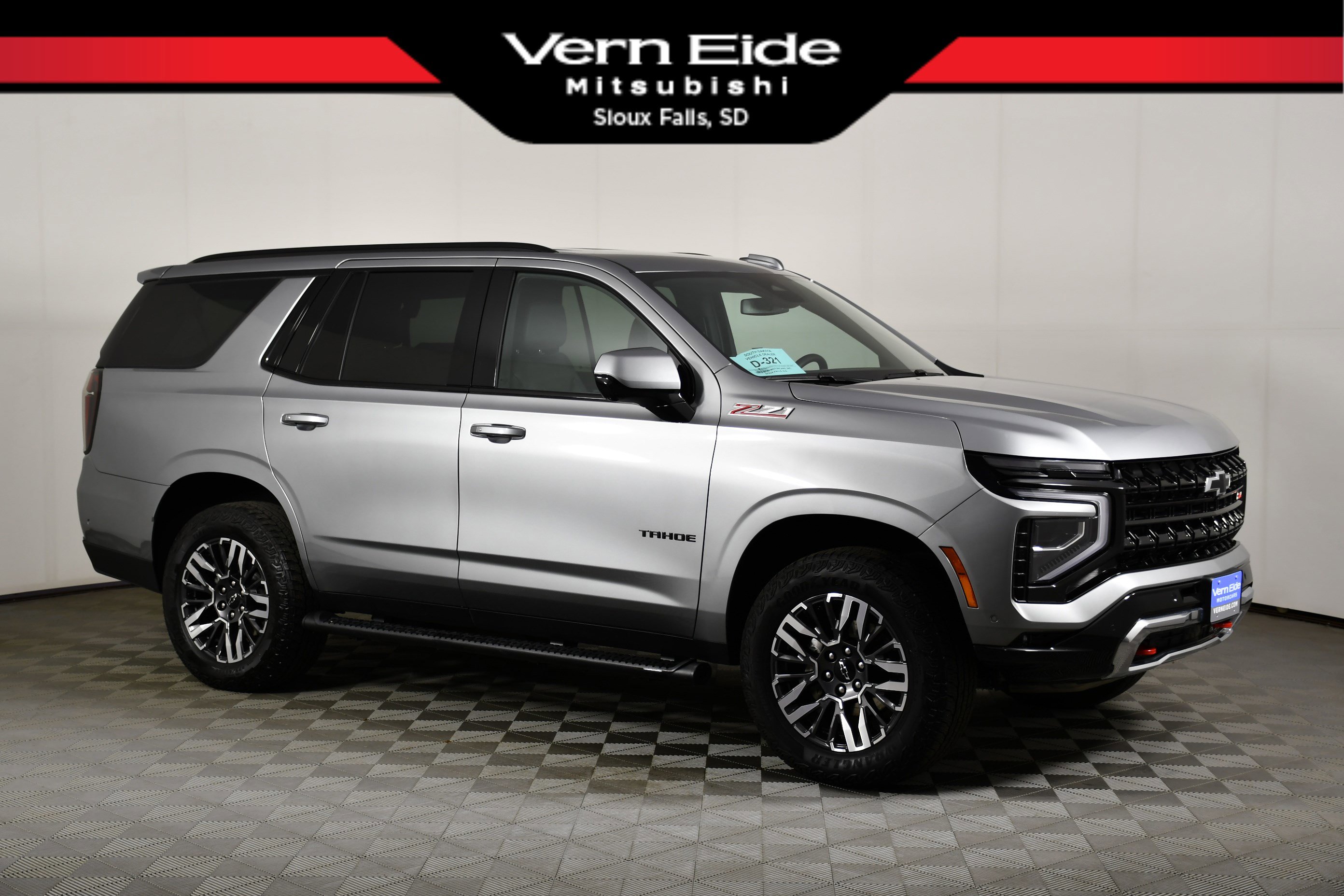 Used 2025 Chevrolet Tahoe Z71 AWD/4WD image 1