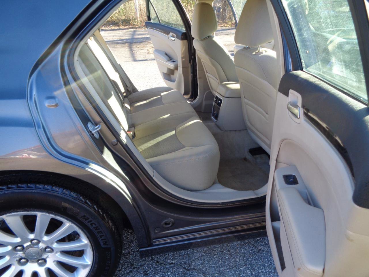 Used 2013 Chrysler 300 RWD image 15