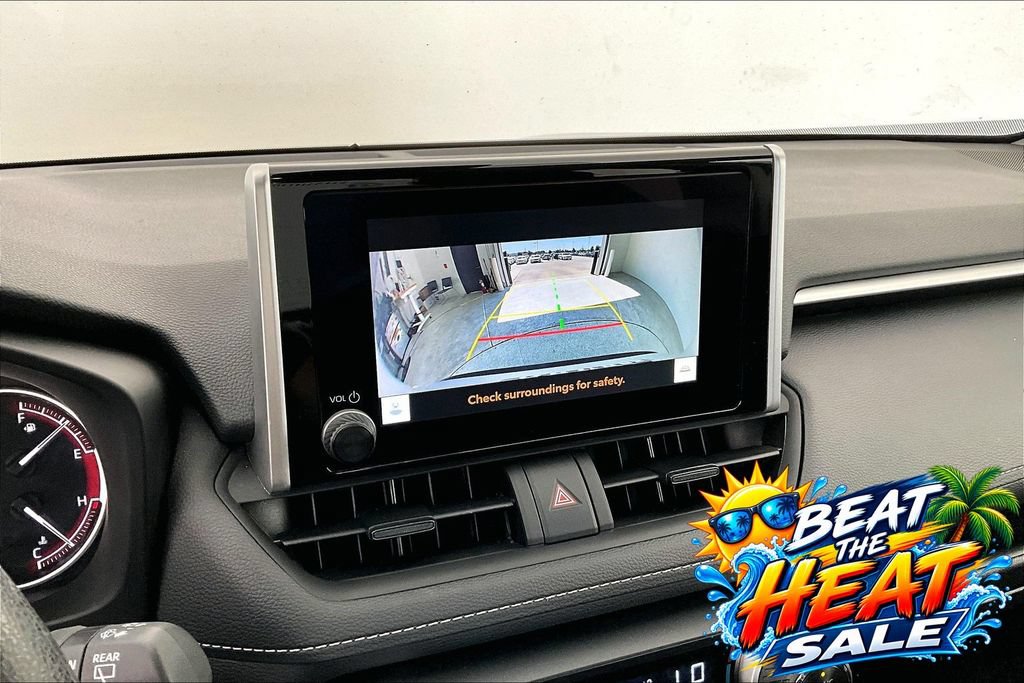 Used 2025 Toyota RAV4 XLE FWD image 28