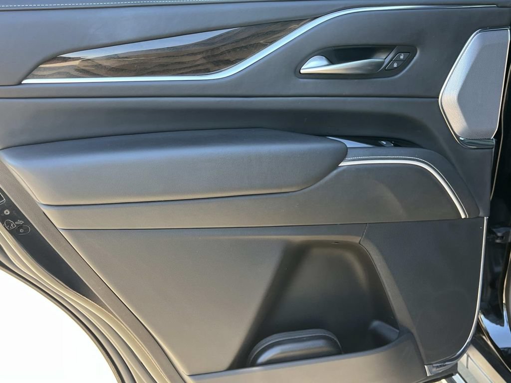Used 2024 Cadillac Escalade Sport Platinum w/ Heavy-Duty Trailer Package AWD/4WD image 21