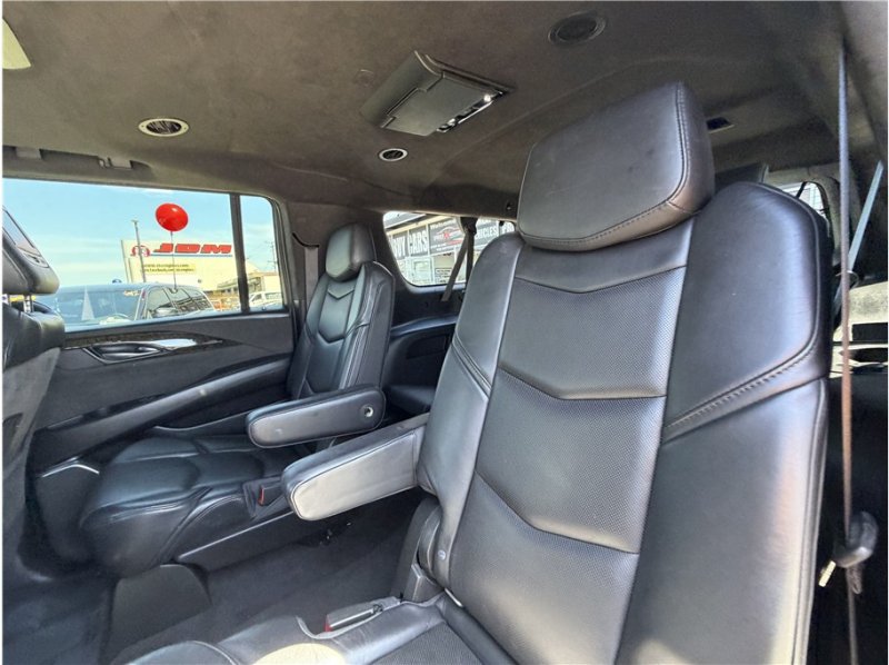 Used 2015 Cadillac Escalade ESV Platinum AWD/4WD image 24