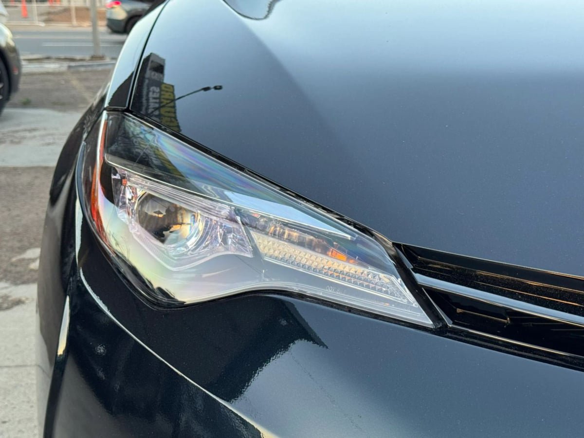 Used 2019 Toyota Corolla LE w/ Carpet Mat Package (TMS) FWD image 5