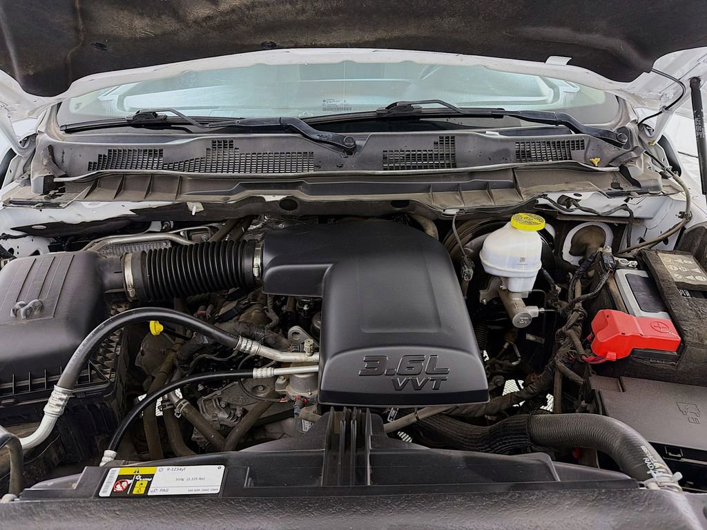 Used 2022 RAM 1500 Classic SLT image 29