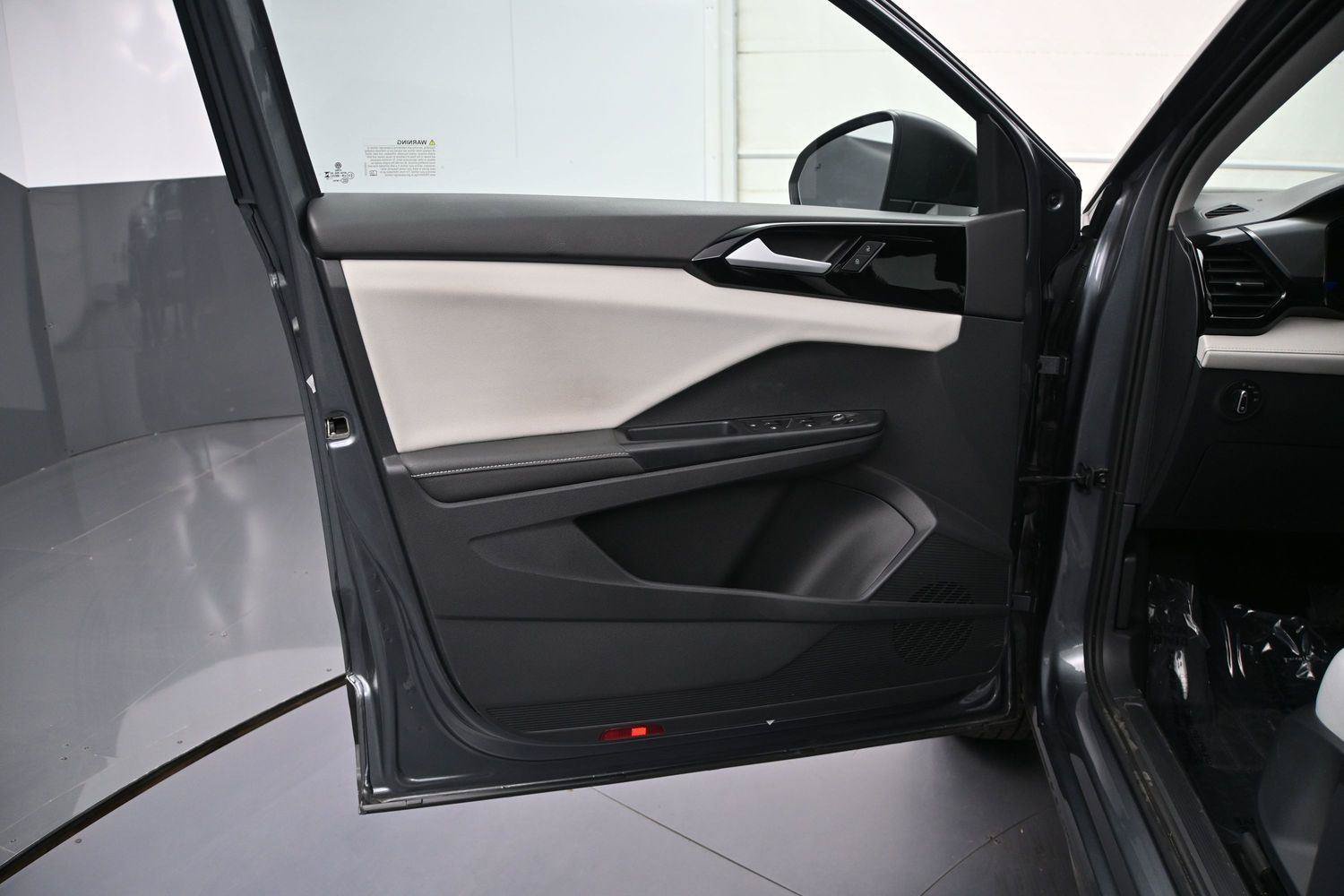 Certified 2025 Volkswagen Taos S AWD/4WD image 9