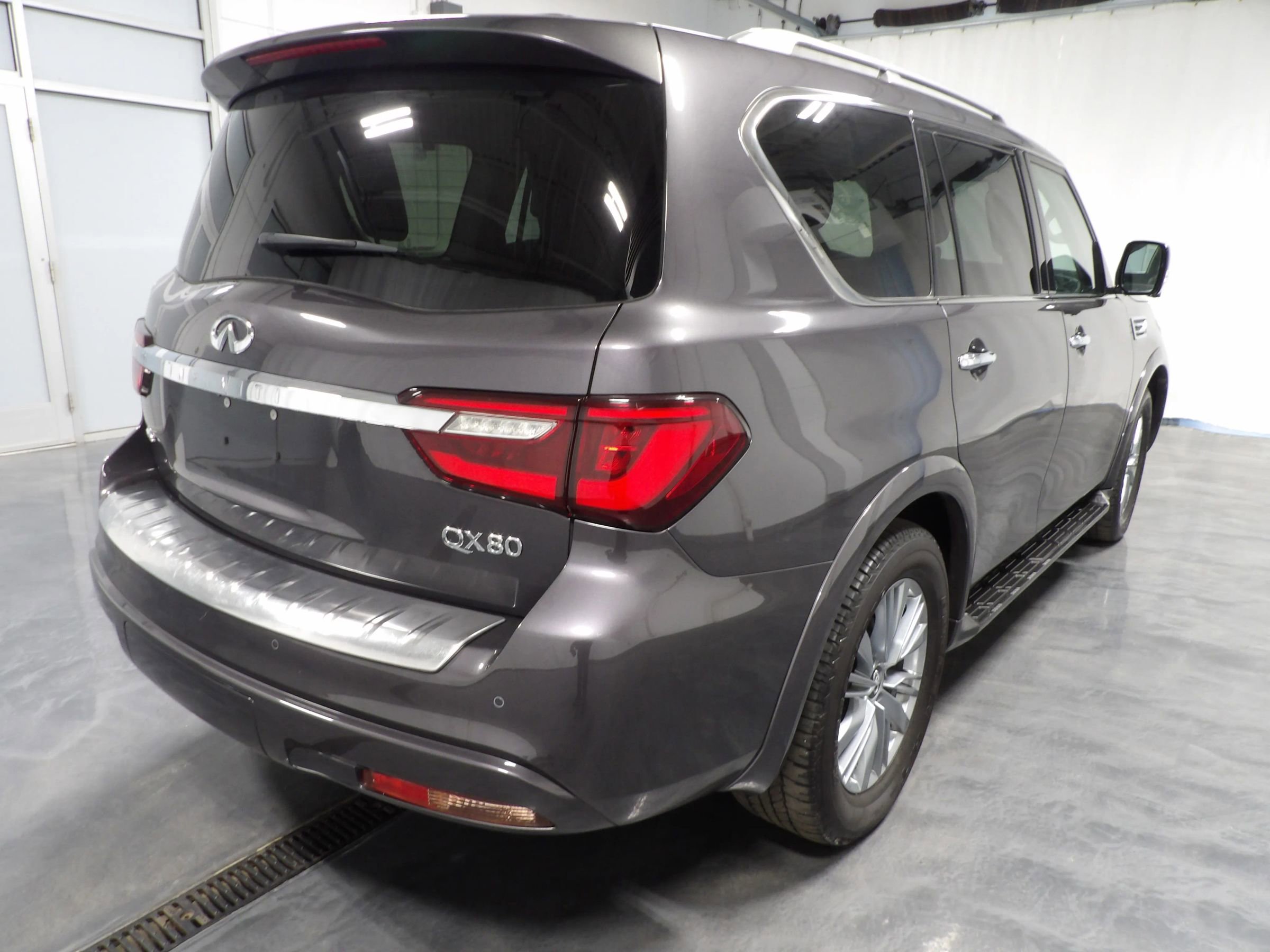Used 2024 INFINITI QX80 Luxe image 8