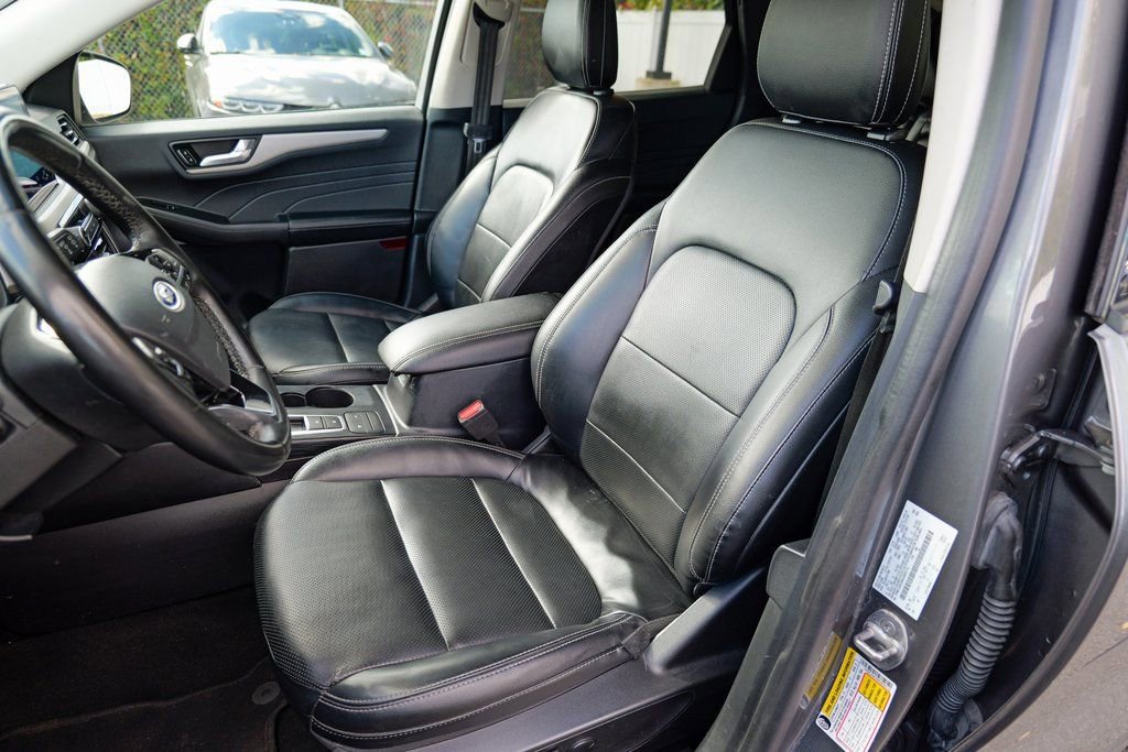 Used 2022 Ford Escape SEL w/ Technology Package image 21