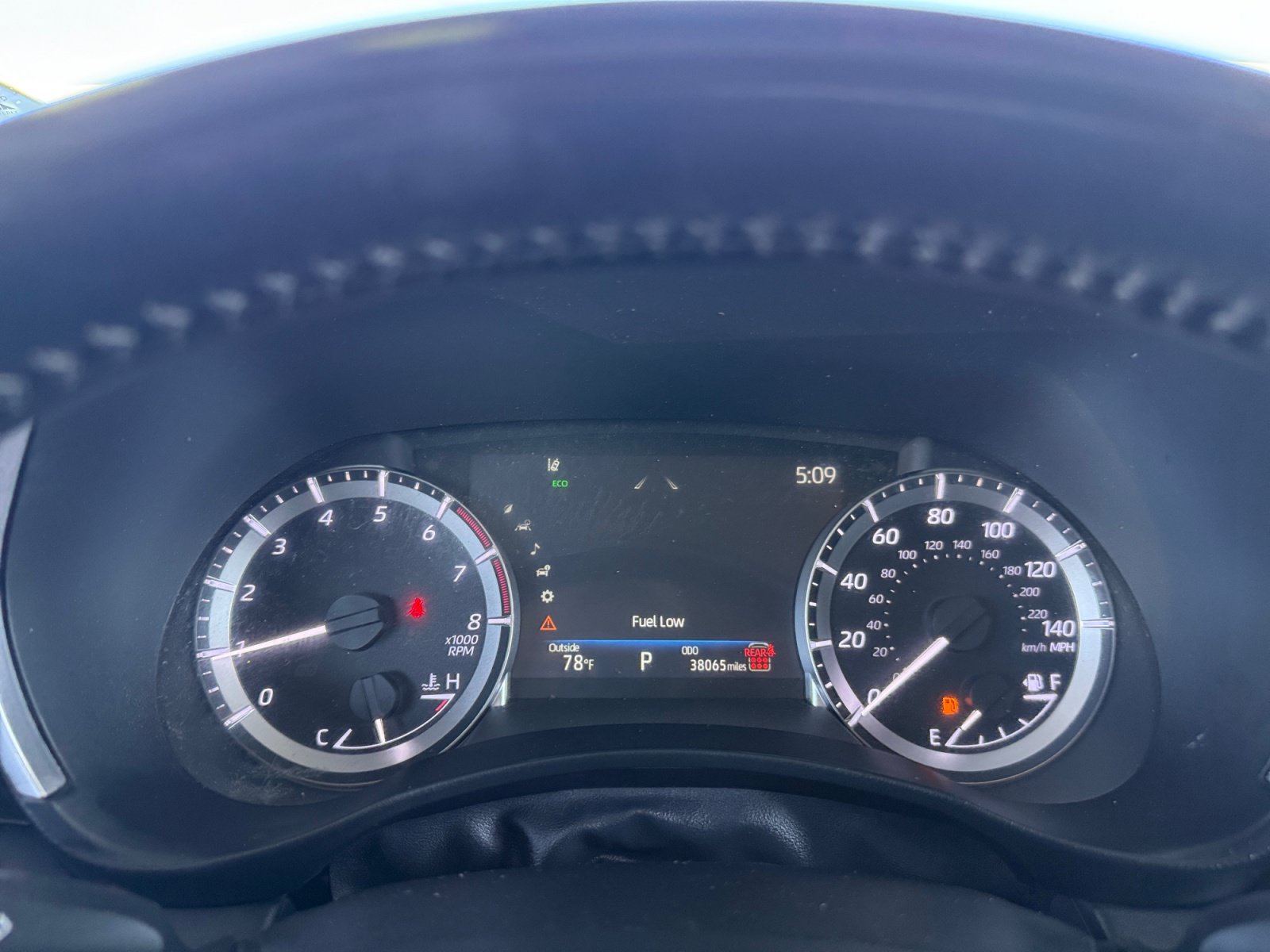 Used 2024 Toyota Highlander XLE FWD image 17