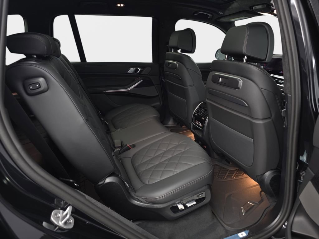 New 2026 BMW X7 xDrive40i w/ M Sport Package image 11
