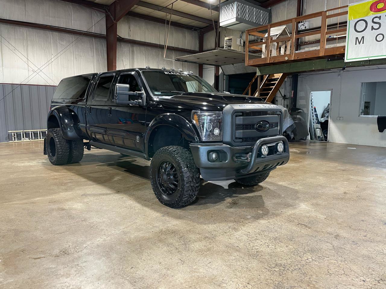Used 2016 Ford F350 Lariat w/ Lariat Ultimate Package AWD/4WD image 3