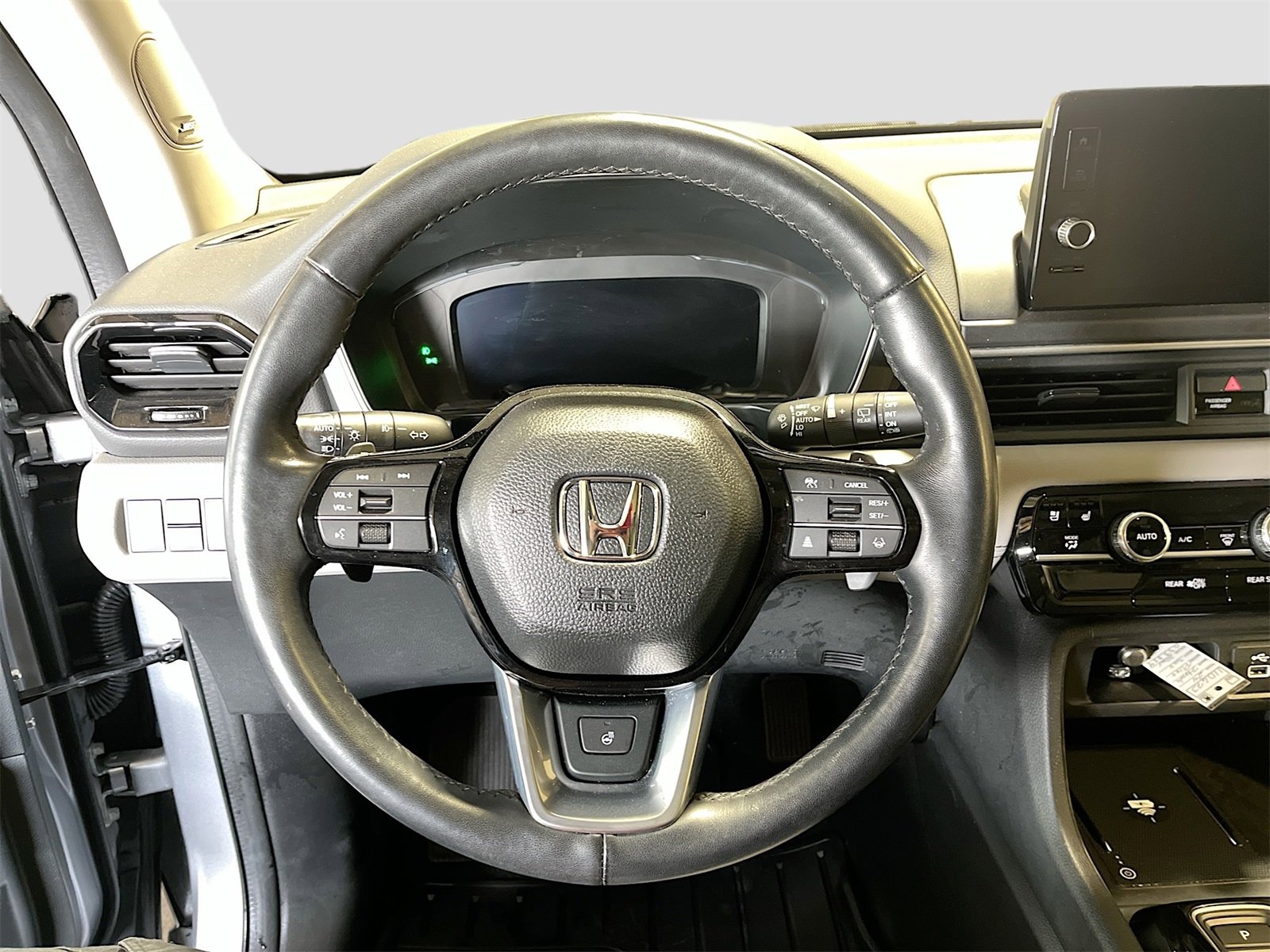 Used 2024 Honda Pilot Elite image 11