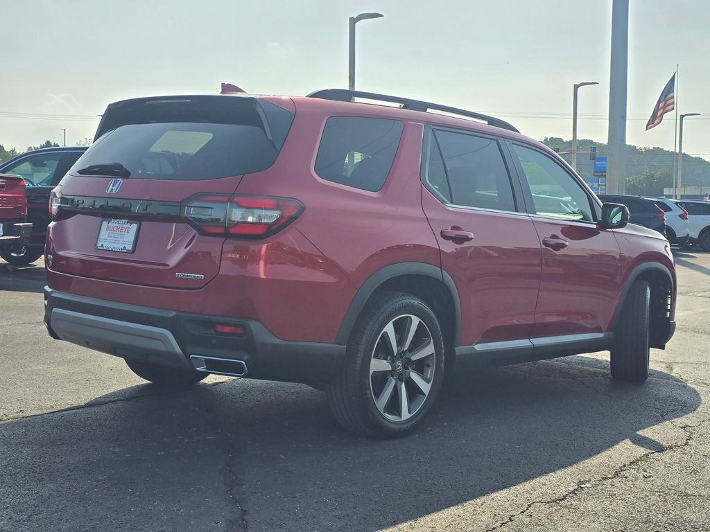 Used 2025 Honda Pilot Touring image 8