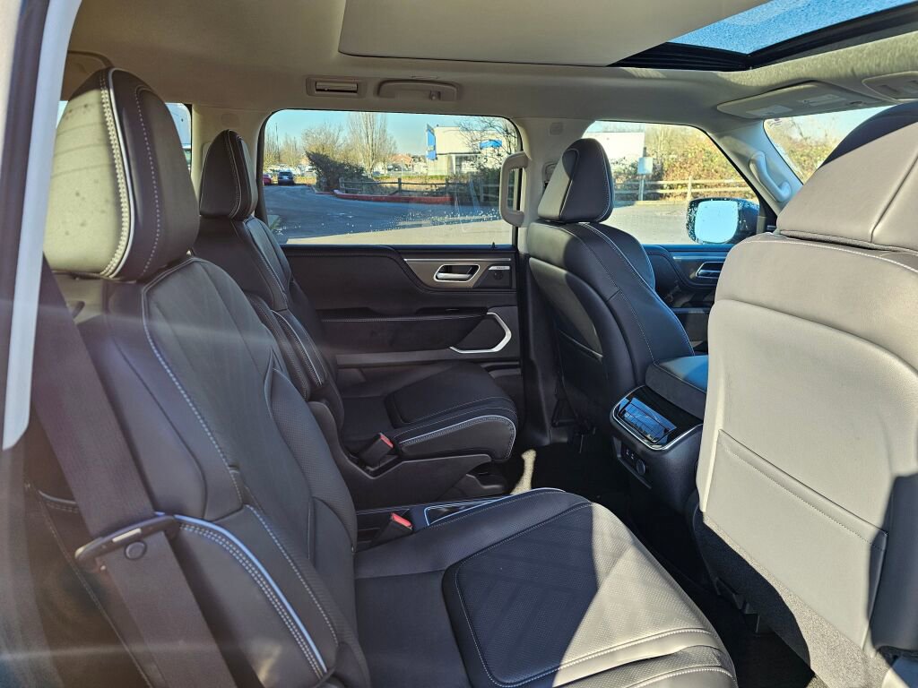 New 2025 INFINITI QX80 Luxe image 15