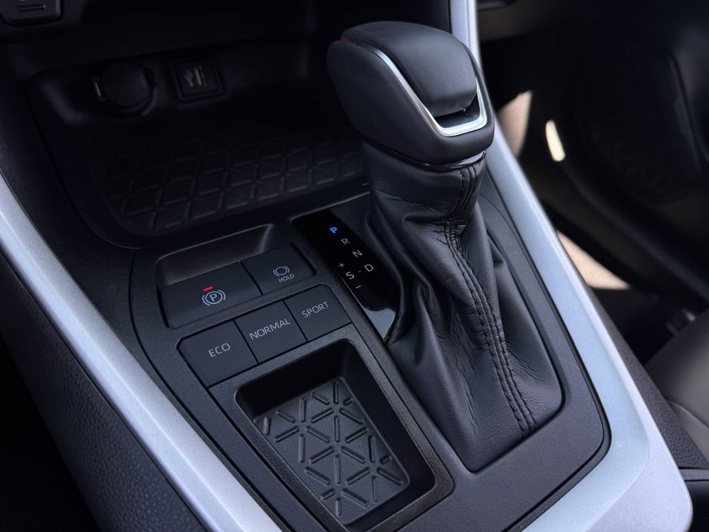 Used 2025 Toyota RAV4 XLE Premium FWD image 19