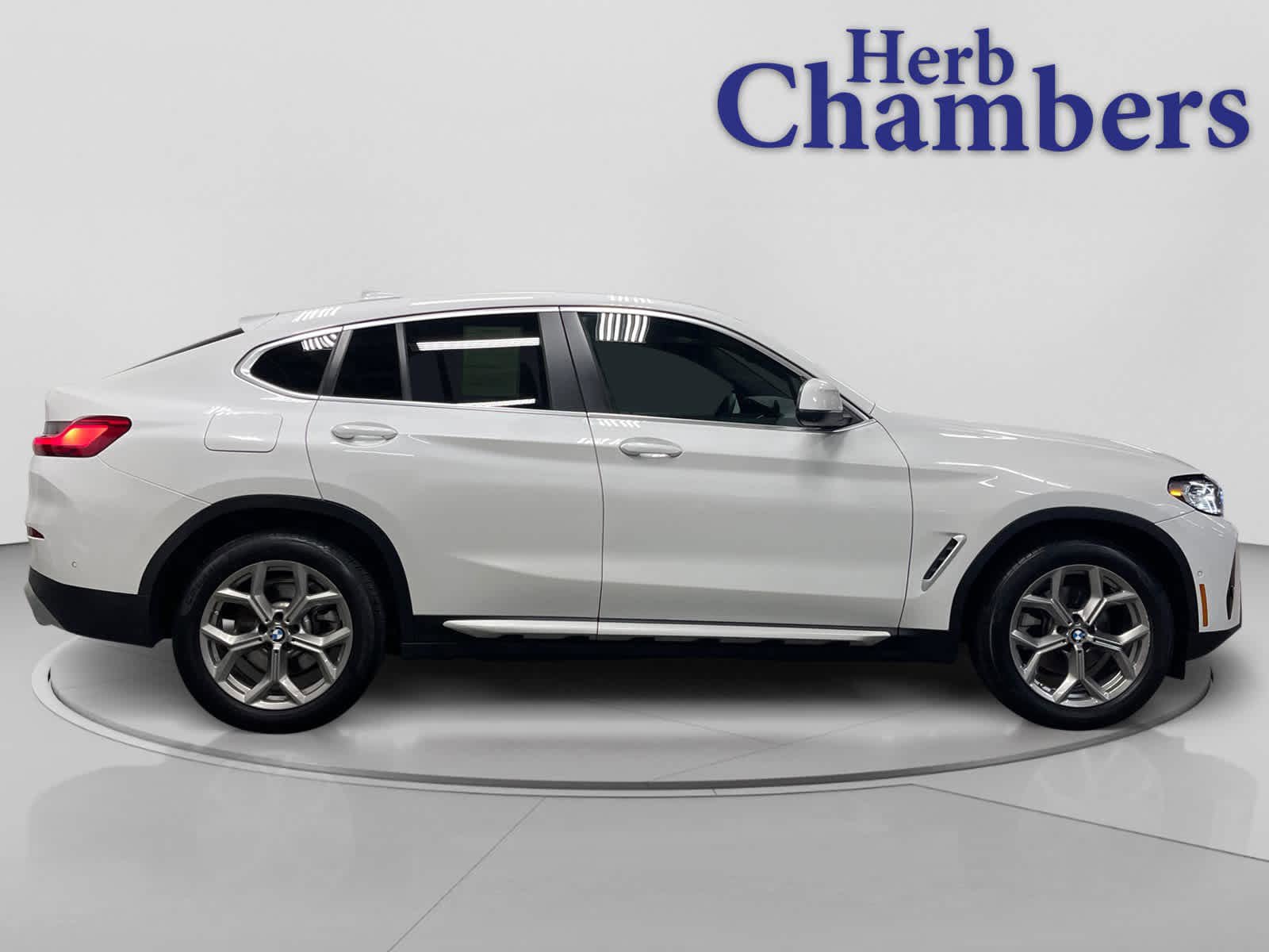 Used 2024 BMW X4 xDrive30i w/ Parking Assistance Package AWD/4WD image 11