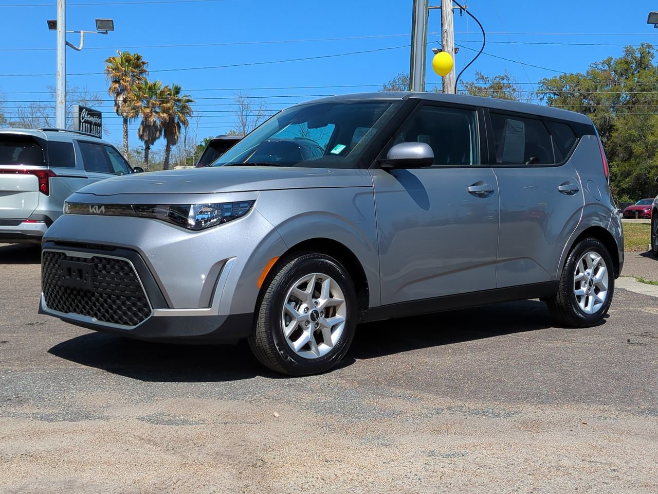 Certified 2025 Kia Soul LX image 1