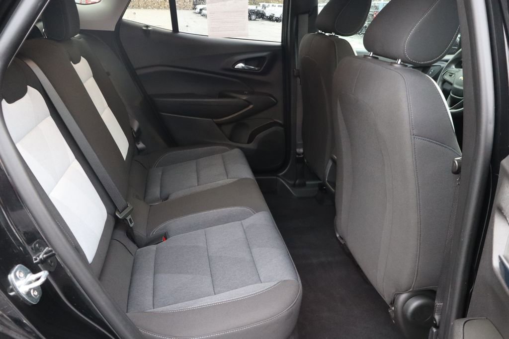 Used 2024 Chevrolet Trax LS w/ LS Convenience Package image 18