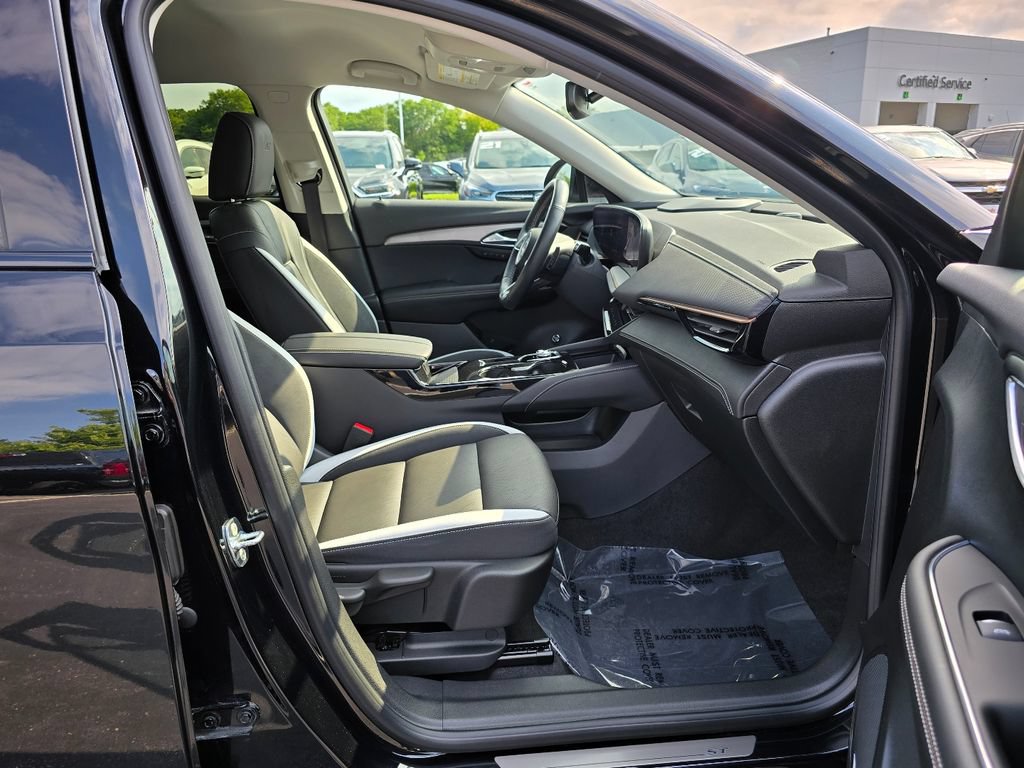 Certified 2025 Buick Envision Sport Touring AWD/4WD image 29