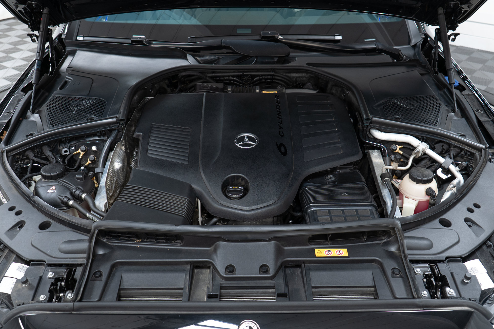 Certified 2023 Mercedes-Benz S 500 4MATIC w/ 3D Technology Package image 9