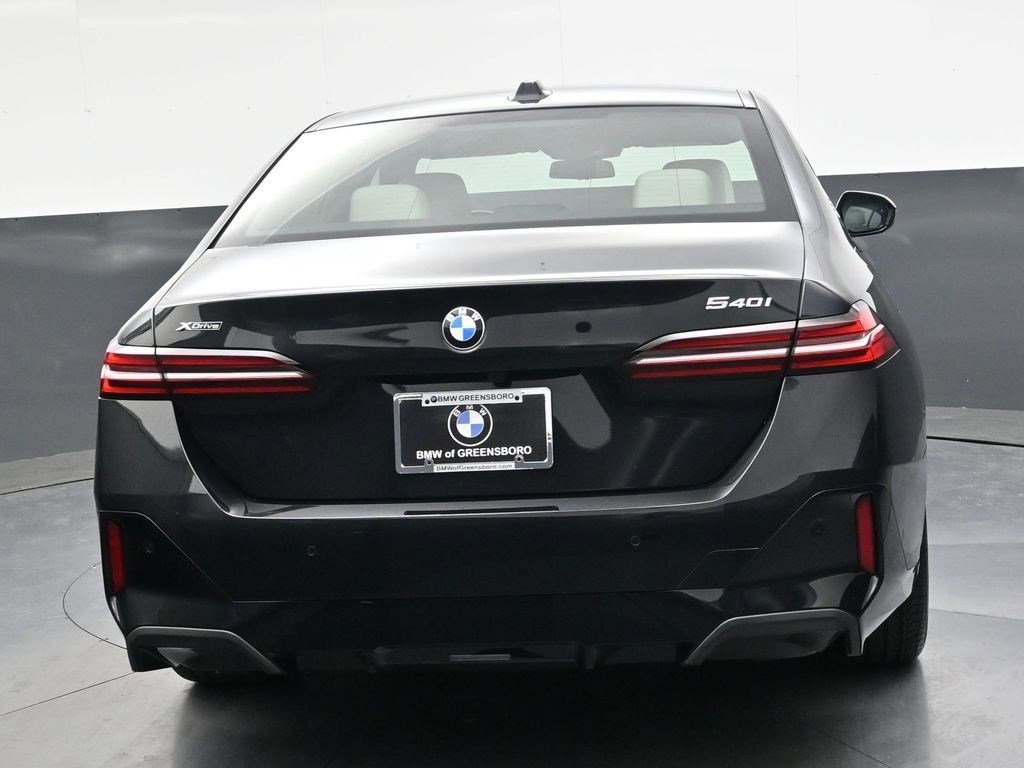 Used 2024 BMW 540i xDrive w/ Premium Package AWD/4WD image 4