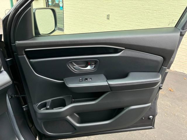 Used 2024 Honda Pilot Touring image 15