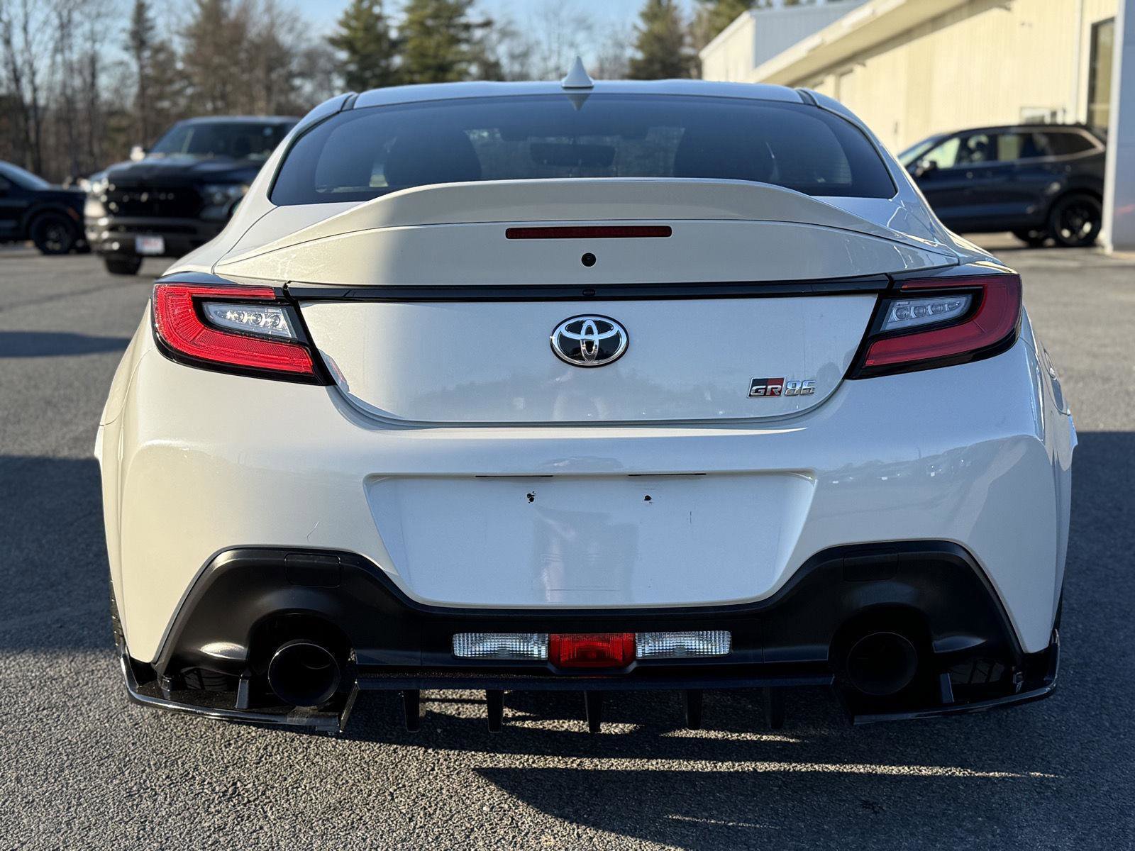 Used 2024 Toyota GR86 Premium image 6