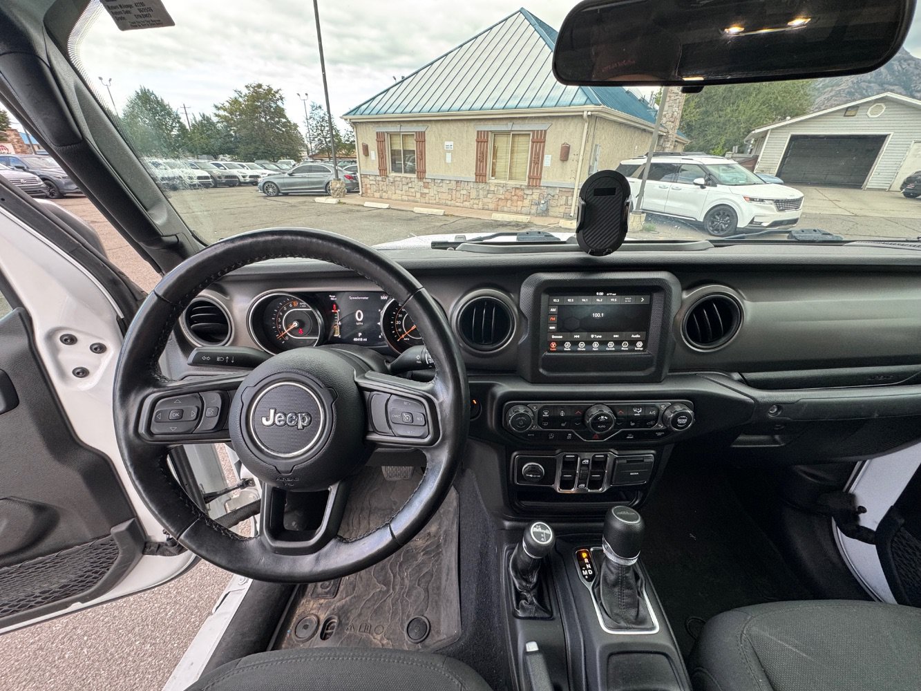Used 2022 Jeep Gladiator Sport AWD/4WD image 11