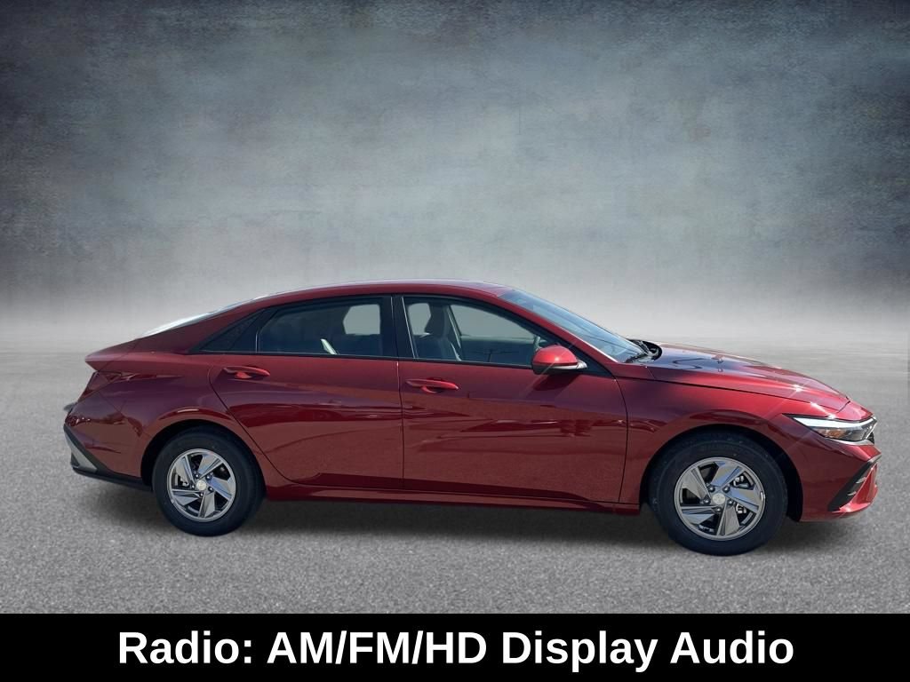 Used 2026 Hyundai Elantra SE FWD image 7