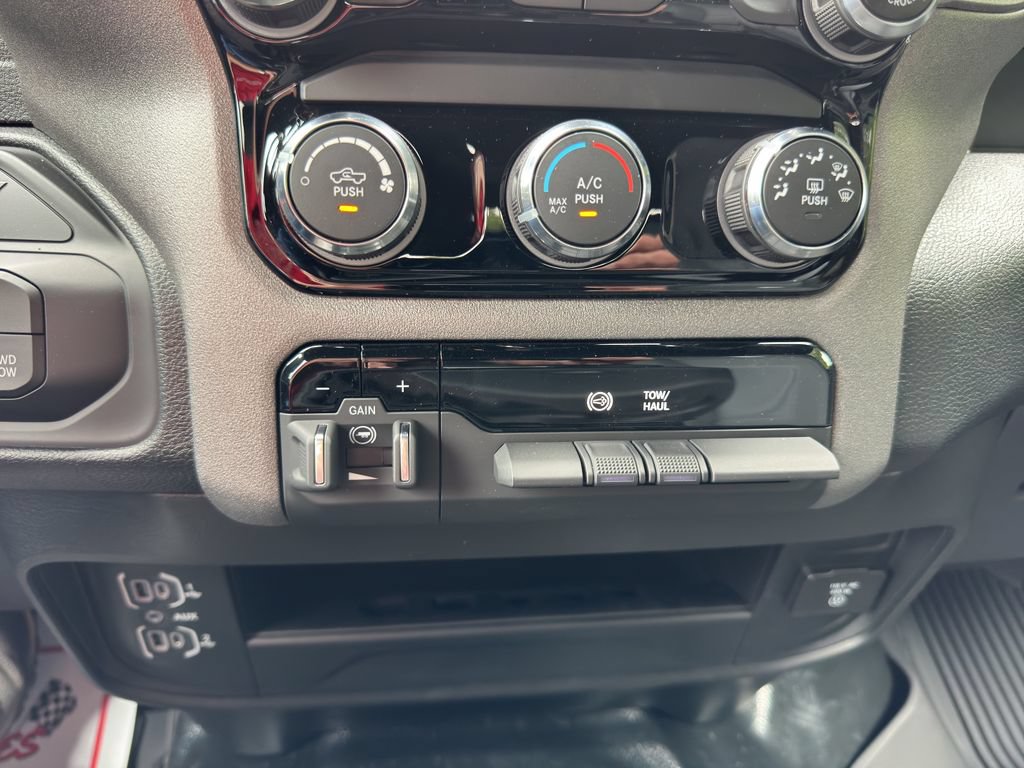 New 2026 RAM 3500 Tradesman w/ Chrome Appearance Group A AWD/4WD image 34